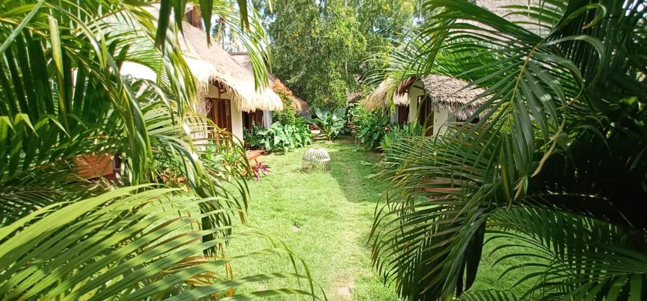Nanas Homestay Bungalow Gili Air Exterior photo